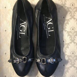 Attilio Giusti Leombruni black leater cap toe flats